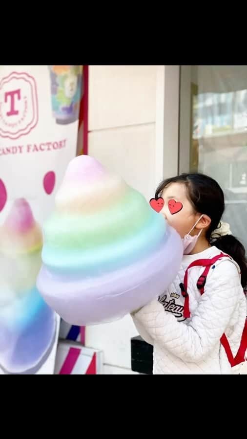金子貴俊のインスタグラム：「父と娘で原宿デート❤️ 楽しかったなぁー。哺乳瓶は父アウトだね💦」
