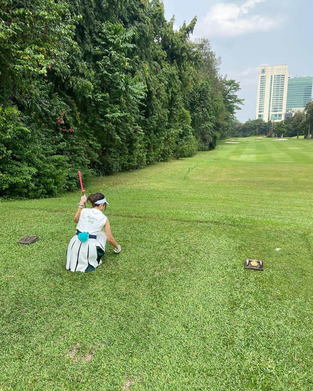 アヤナ・シャハブさんのインスタグラム写真 - (アヤナ・シャハブInstagram)「Baju golf baru❤️ Blm bisa sejago orang irang cuma udah bisa lebih enjoy mainnya🥰  新しいゴルフウェアー❤️ 似合ってるかなぁ🤔 まだまだ下手だけど、ゴルフ楽ちいぃ🥰  #ごるふ女子 #ごるふ好き #golfstagram #lovegolf #golfwear #malbongolf」7月18日 20時00分 - ayanashahab