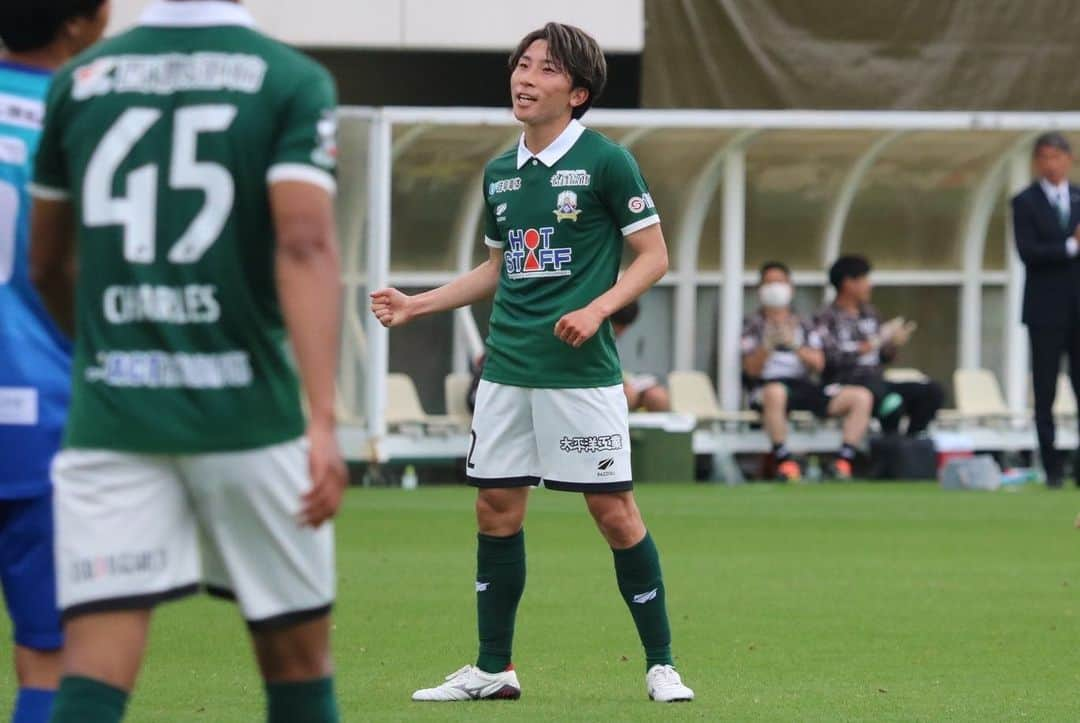 ＦＣ岐阜さんのインスタグラム写真 - (ＦＣ岐阜Instagram)「. 【山内彰選手 レイラック滋賀FCへ育成型期限付き移籍のお知らせ】  #山内彰 選手がレイラック滋賀FCへ育成型期限付き移籍することが決定しましたので、お知らせいたします。  □コメント 「この度レイラック滋賀FCに育成型期限付き移籍することになりました。 これまでFC岐阜で学んだことをレイラック滋賀FCでも活かしていきたいと思います。そしていつも応援してくださっているファン・サポーターの皆さんに良い報告が届けられるように頑張ってきますので、これからも応援よろしくお願いします」  中盤やサイドバックとして出場し、豊富な運動量とテクニックが魅力の山内彰選手✨ 天皇杯岐阜県大会決勝のミドルシュートも鮮明に覚えています⚽️ さらにたくましくなって帰ってきてくれることを願っています🥹🤝 頑張れアキラー✊💚  #fcgifu #FC岐阜 #MOVEYOURHEART」7月18日 14時13分 - fcgifu