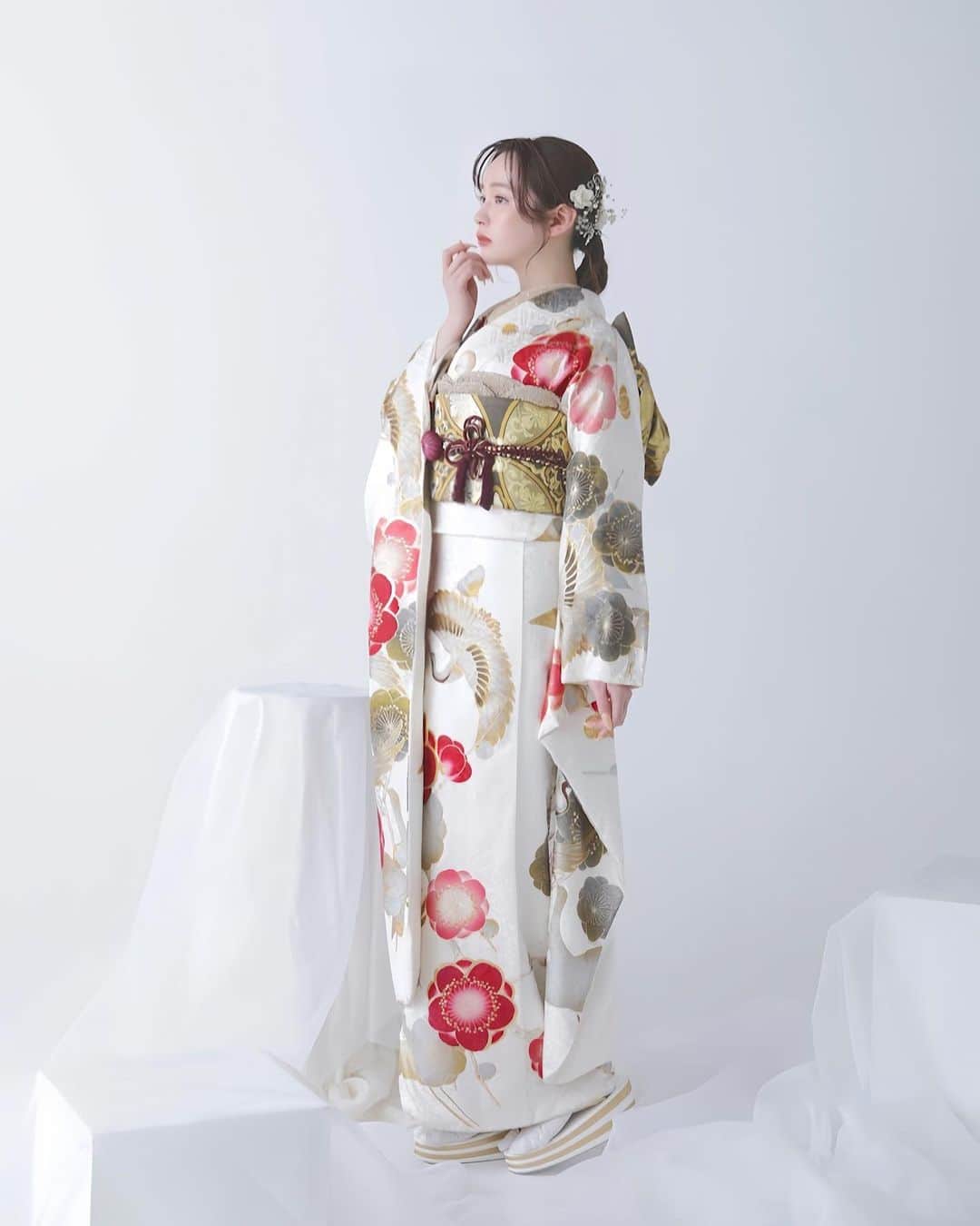 ナタリア聖奈さんのインスタグラム写真 - (ナタリア聖奈Instagram)「・ @furisode_luvri   〜第1弾〜  どの振袖もデザインが可愛くてとっても楽しい撮影でした😌🩷  今回はお上品なのとかっこいいのを！ どちらも違う良さがあって迷います߹ㅁ߹)♥︎  #振袖ラブリ#振袖スタジオラブリ#振袖レンタル #成人式ヘアセット #kimono #kimonogirl」7月21日 19時30分 - _natamilk_