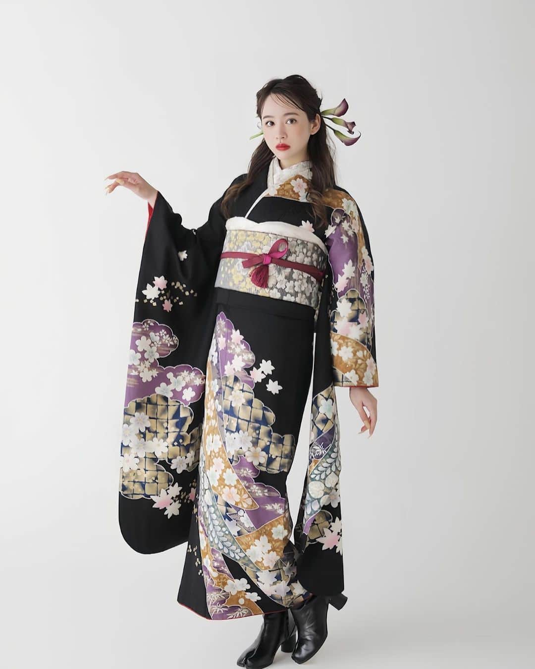 ナタリア聖奈さんのインスタグラム写真 - (ナタリア聖奈Instagram)「・ @furisode_luvri   〜第1弾〜  どの振袖もデザインが可愛くてとっても楽しい撮影でした😌🩷  今回はお上品なのとかっこいいのを！ どちらも違う良さがあって迷います߹ㅁ߹)♥︎  #振袖ラブリ#振袖スタジオラブリ#振袖レンタル #成人式ヘアセット #kimono #kimonogirl」7月21日 19時30分 - _natamilk_