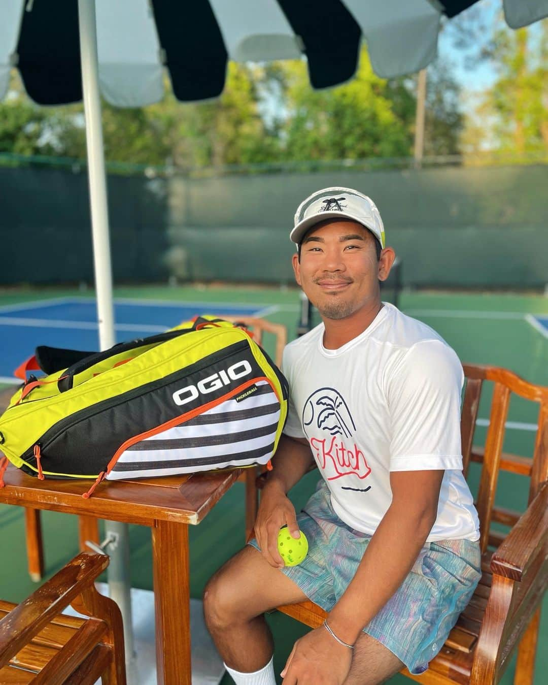 タッド・フジカワさんのインスタグラム写真 - (タッド・フジカワInstagram)「Cheesin' with my @ogio pickleball bag! 😁 Swipe left for some around-the-post highlights! 🤩  Go check out their new line. #ogiopickleball   • • #pickleball #professional #athlete #golf #bag #pickleballbag #partner #ogio」7月18日 6時24分 - taddy808