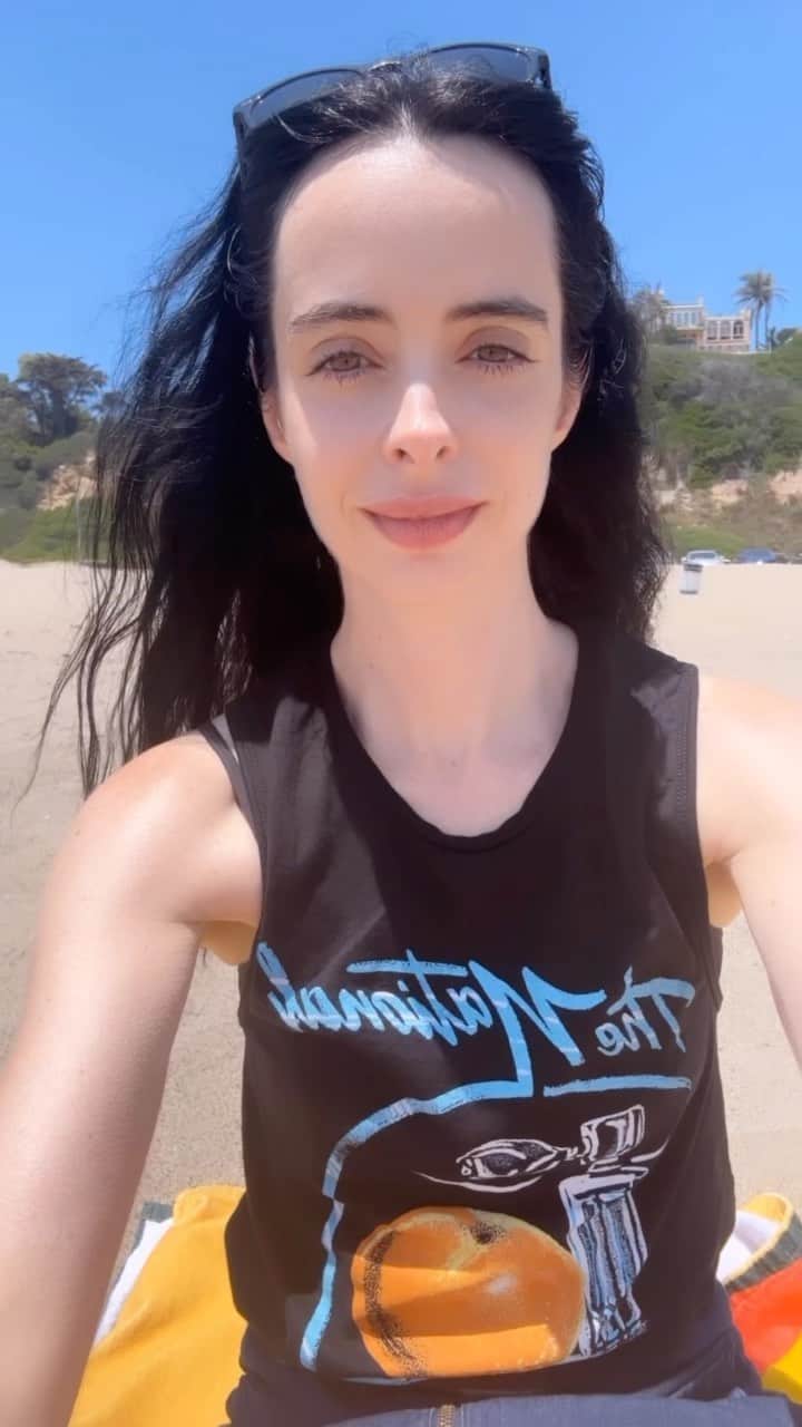 クリステン・リッターのインスタグラム：「Beach day」
