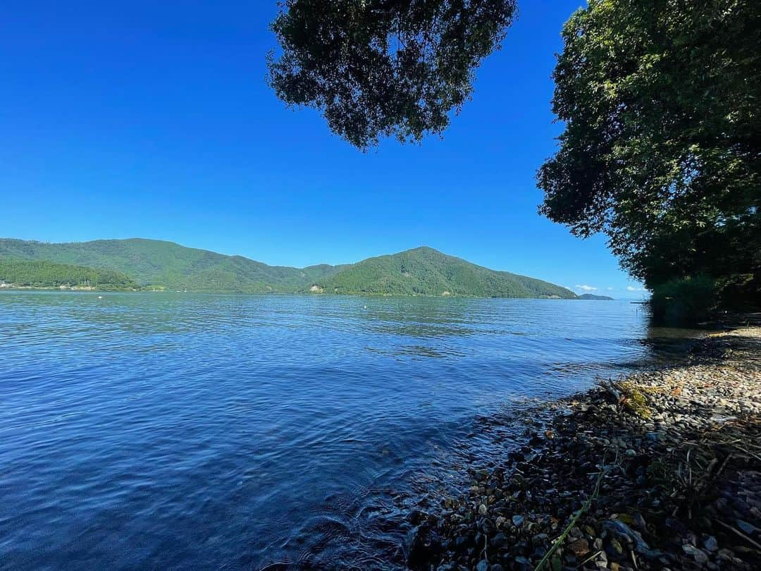 佐藤佳奈さんのインスタグラム写真 - (佐藤佳奈Instagram)「奥琵琶湖にキャンプに行ってきました🏕  せっかくの三連休、何をするか決めていなかったけど、何もしないのはもったいない！と思い、土曜の朝に急いでキャンプ場の予約を済ませ、慌ててキャンプ用品を買いに。笑  人生初のソロキャンプ(そもそも泊まりキャンプ自体が初めて😅)、自然に癒されてリフレッシュできました☺️  #ソロキャンプ  #ソロキャンプデビュー」7月18日 7時54分 - kana_sato_sakana