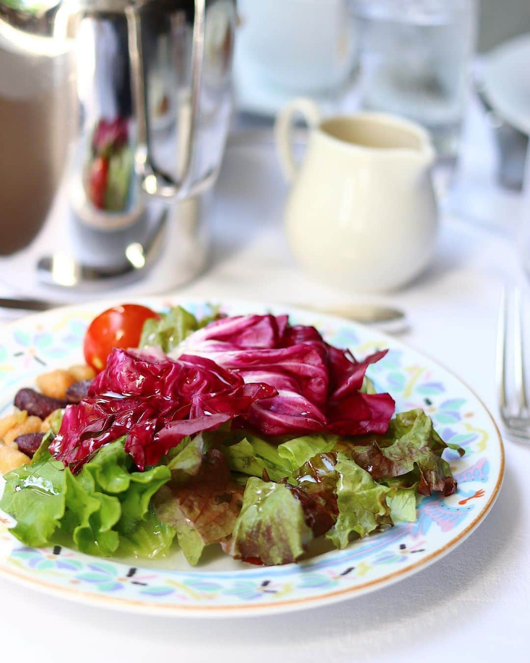 rei_nyanzさんのインスタグラム写真 - (rei_nyanzInstagram)「☀️ 　 　 Breakfast  In Room Dining. 時を戻したい…♡  　 　 　 　 　 　 #朝食はインルーム派 #hotelnewgrand  #yokohama  #classichotel  #InRoomDining #Breakfast #poachedegg #œufspochés  #Frenchtoast #painperdu #クラシックホテル  #ホテルステイ  #インルームダイニング  #ルームサービス #ホテルの朝食 #フレンチトースト #卵料理 は #ポーチドエッグ をお勧めしたい #旅の記録」7月18日 8時04分 - rei_nyanz