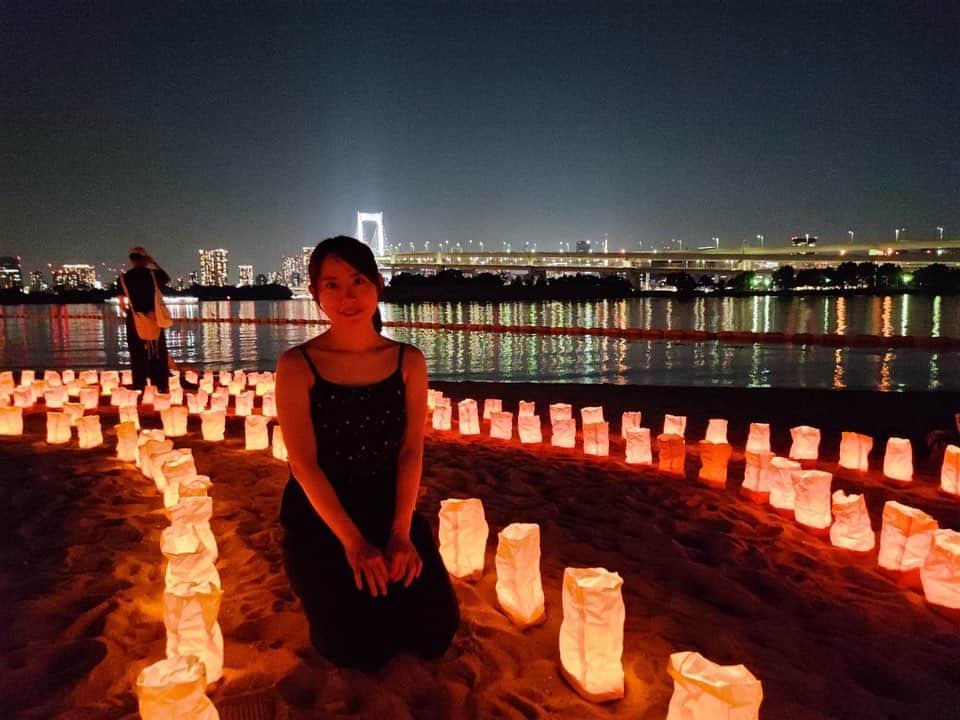 上野瑚子のインスタグラム：「暑すぎる、顔が丸すぎる . . . #ランタン #海の灯 #お台場 #お台場海浜公園 #夏 #summer l」