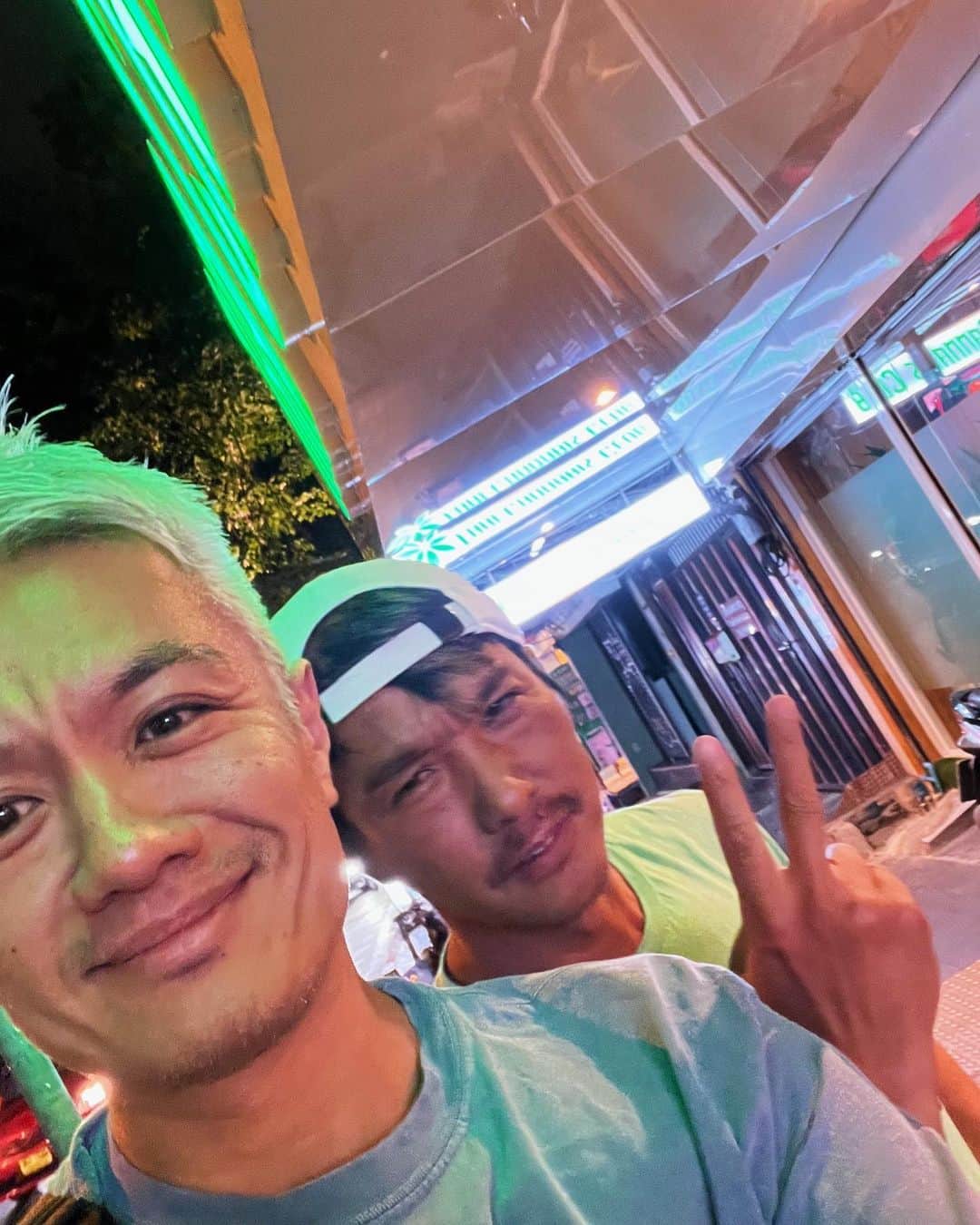 押尾学のインスタグラム：「😎🤙🏼☀️🍺  #hadablast #familia」