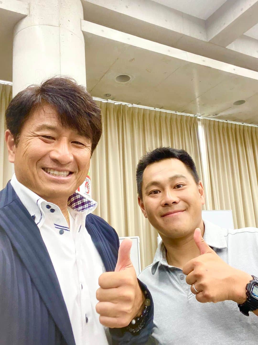 畑喜美夫さんのインスタグラム写真 - (畑喜美夫Instagram)「昨日は沢山の繋がりある方々もお越しいただきました❗️  ありがたいですね‼️  ちょい熱中症🥵気味で夕方から体調がダウンしましたがしっかり寝て、朝にはバッチリ‼️  ランニングからのスタート‼️ 神様の使い様も寄って来ました❗️  さぁ、本日も挑戦しないことが失敗です。  今日も七転び八起きでワクワク挑戦🟰成功でいきましょう‼️  #ボトムアップ  #ボトムアップ理論  #畑喜美夫  #畑喜美夫先生  #ボトムアップパーソンズ協会  #ボトムアップパーソンズ  #みんなが主役  #みんなで成長  #ワクワク  #マネジメント  #リーダー  #リーダーシップ #選手主役 #人間力  #セミナー  #講演会  #一流  #静岡 #沼津  #テレビ東京  #東京体育館  #フットブレイン #発見」7月18日 9時36分 - kimio.hata