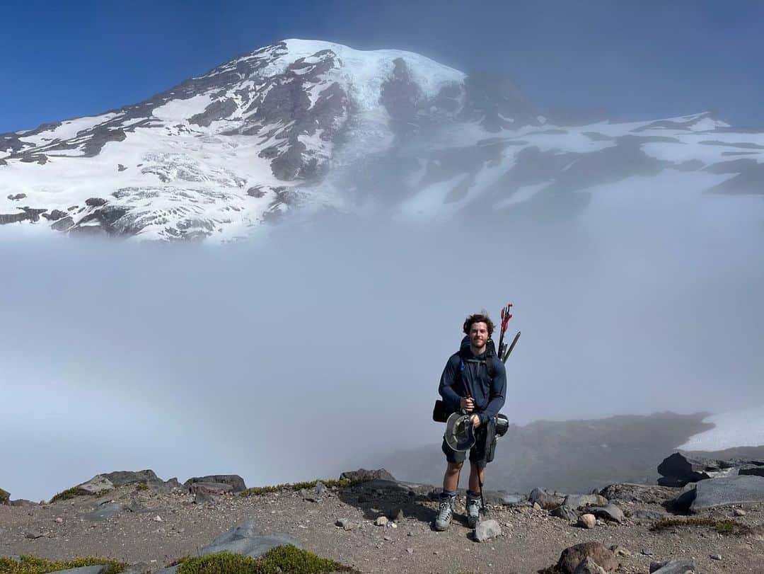 Nolan Gouldさんのインスタグラム写真 - (Nolan GouldInstagram)「Mt. Rainier - 14,410 elevation via the Disappointment Cleaver. Climbing it may be the hardest thing I’ve done in my life. Immense gratitude to the mountain Mikes for getting us up and down safely. Looking forward to standing on more peaks in my lifetime. Swipe to make me climb this monster.」7月18日 9時32分 - nolangould