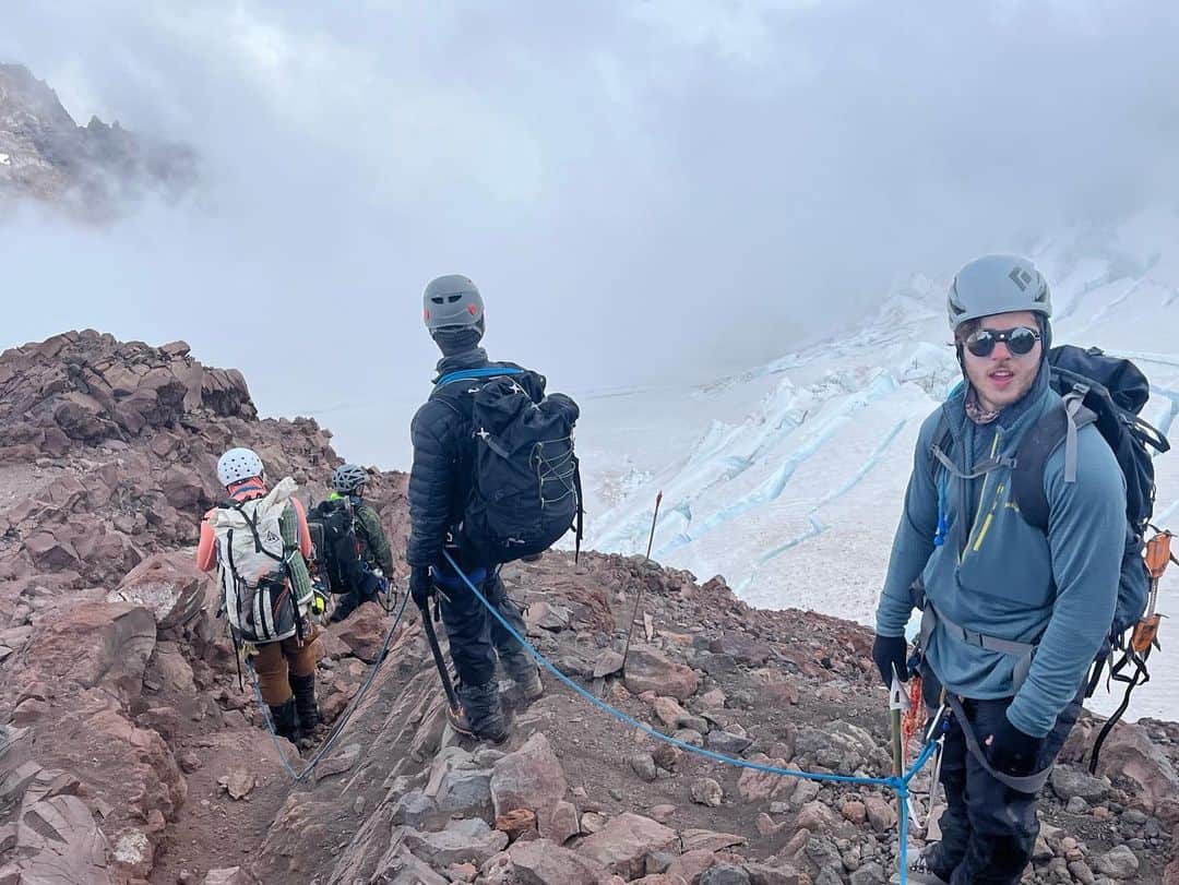 Nolan Gouldさんのインスタグラム写真 - (Nolan GouldInstagram)「Mt. Rainier - 14,410 elevation via the Disappointment Cleaver. Climbing it may be the hardest thing I’ve done in my life. Immense gratitude to the mountain Mikes for getting us up and down safely. Looking forward to standing on more peaks in my lifetime. Swipe to make me climb this monster.」7月18日 9時32分 - nolangould