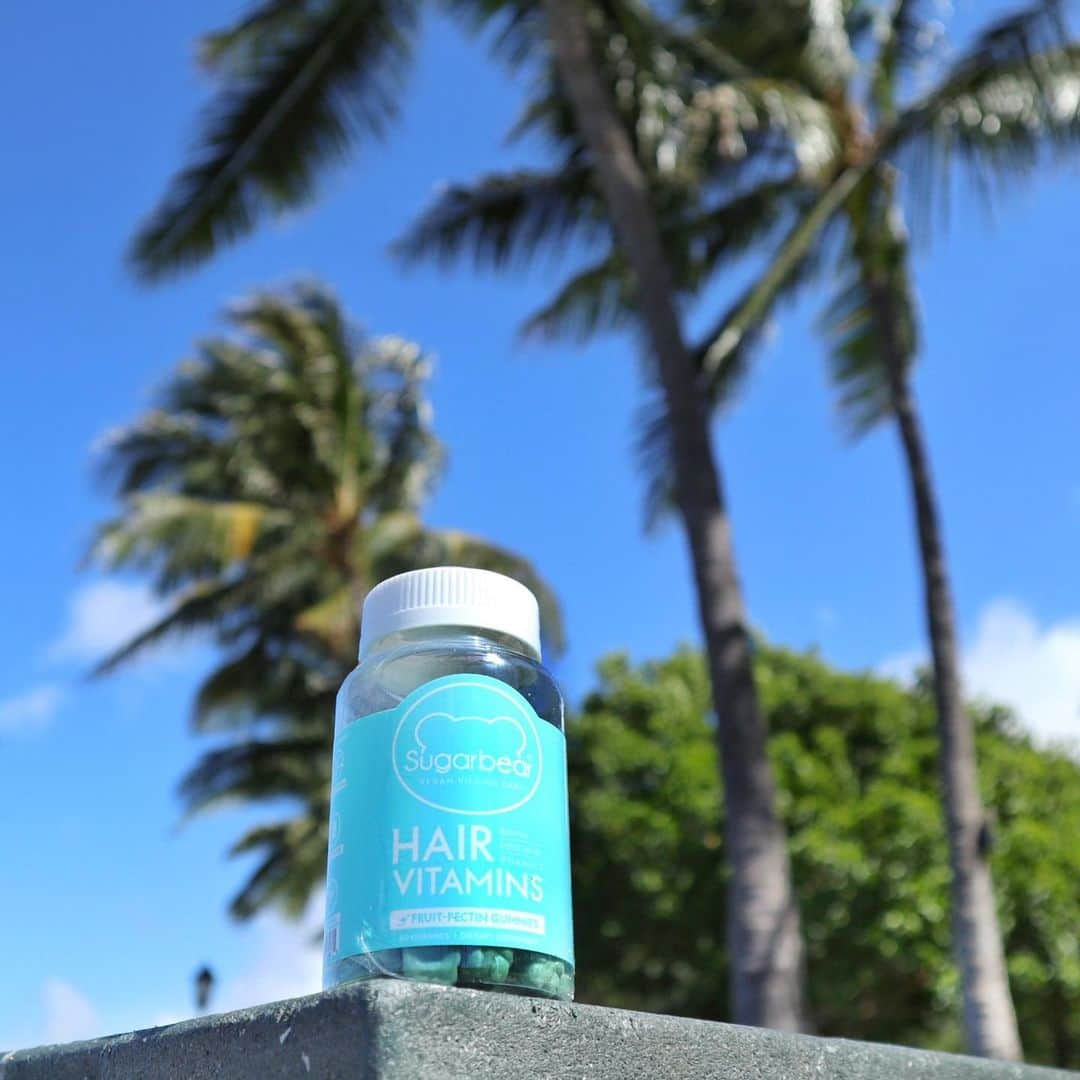 Belle Vie Hawaiiさんのインスタグラム写真 - (Belle Vie HawaiiInstagram)「Sugarbear HAIR VITAMIN Gummies  海外セレブも愛用❣️ 美しい髪を育むグミタイプのサプリメント「シュガーベアヘアビタミン」🐻  ビオチン、亜鉛のほか ビタミンEやBなど12種類の必須栄養素がバランスよく配合されており 健康で美しい髪を内側からサポートします💪  キュートなクマちゃん型のグミは、 水無しで美味しく食べられるのも嬉しい🐻 1日２粒で健やかな艶髪へ💓  【ベルヴィー店頭情報】 営業時間: 午前11時〜午後8時　無休 店頭だけのお買い得商品多数有り🉐 詳しくは店頭でお尋ねください  Open Daily 11:00am〜8:00pm Instagram in English  @belleviehawaii.en   #sugarbearhair  #haircare  #ヘアケア  #グミサプリ  #ヴィーガン  #植物由来成分  #美しい髪  #ヘアケアサプリ」7月18日 9時35分 - belleviehawaii