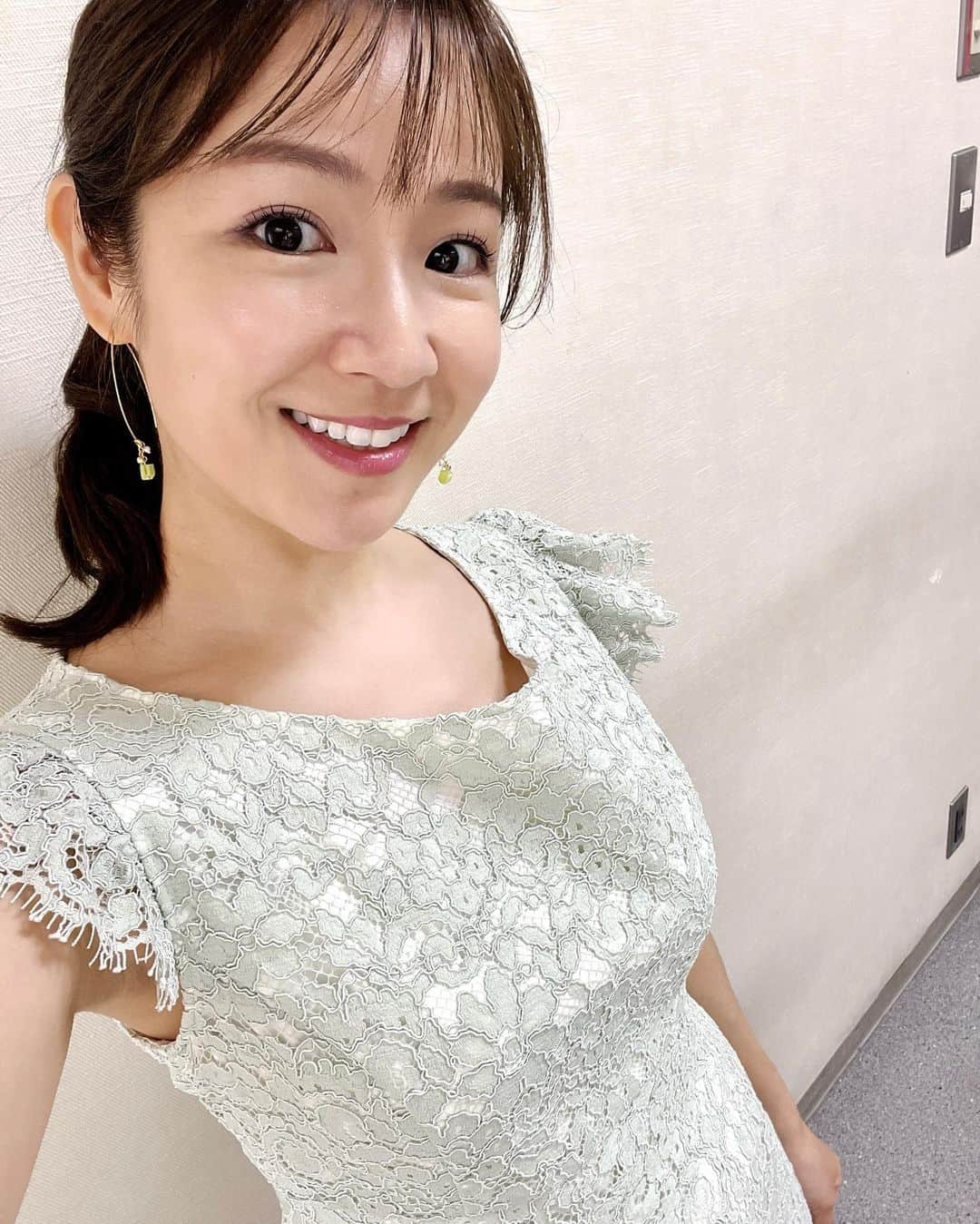 長野美郷さんのインスタグラム写真 - (長野美郷Instagram)「プライムニュースにて😇  サマーツイードや総レース、 レディな雰囲気で生地も素敵だったので近写も🫶  2着とも @rene_official_jp  さて、外がすごい🥵 出かけなきゃならないんだけど 見てるだけで暑そうで… ドアの外へ 一歩踏み出す勇気をください🥺  #いざ37度の灼熱世界へ #お水と日傘持って　#行ってきます #無理せず過ごしましょう  #プライムニュース #サマーツイード #総レース」7月18日 15時02分 - misato_nagano_1127