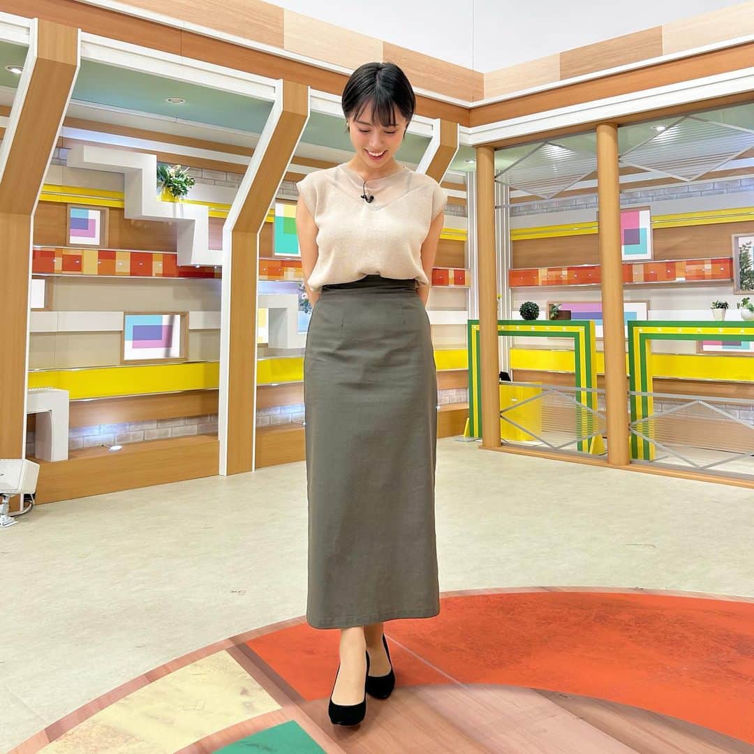 佐藤玲奈さんのインスタグラム写真 - (佐藤玲奈Instagram)「🩵  さわやかで透け感のある トップスがとても好み☺︎  @bloom470 様より🦋  #衣装 #アナウンサー #衣装提供 #夏 #夏服 #Nスタふくしま #TUF  あれ？気がついたら 4投稿連続で衣装の写真……笑」7月18日 9時38分 - rena___sato