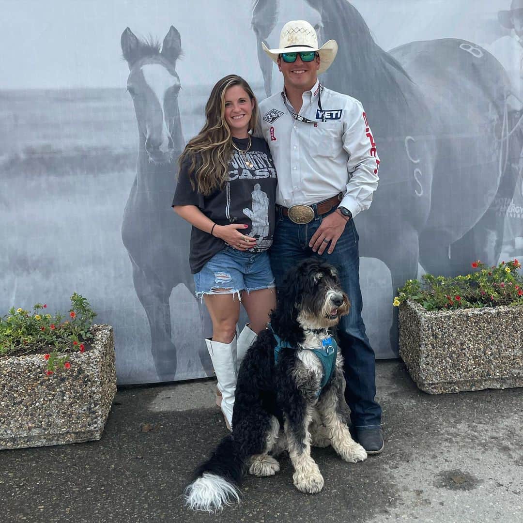 ペイジ・ローレンスさんのインスタグラム写真 - (ペイジ・ローレンスInstagram)「We love us some @cs_rodeo , good bucking horses, great rides and amazing friends!   I always love getting to watch @richmondchampion do his thing every chance I get, and we are soaking up the moments of being on the road together before lil babe gets here! (Also, I recognize that I need a new pregnancy pose so I’m not just always awkwardly hugging my own belly, but I’ll work on that 😂)」7月18日 9時43分 - paigehlawrence