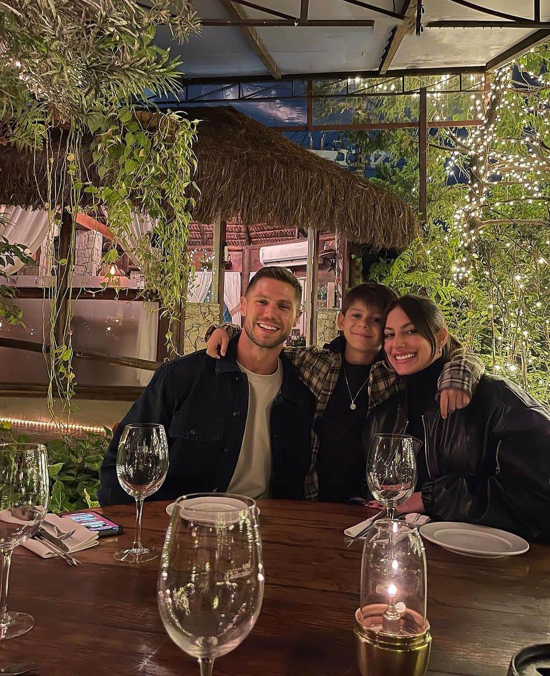 Jonas Sulzbachのインスタグラム：「muito amor por vocês ❤️」