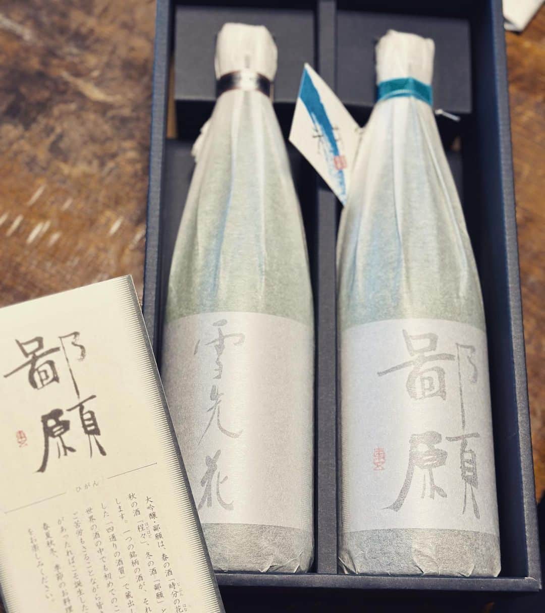 ますぶちさちよのインスタグラム：「頂いた日本酒、、、最高に美味しかった、、、 家族全員何口飲んでもなんじゃこりゃ！美味すぎる！って毎回叫んでた、、、  #日本酒　#大食い」