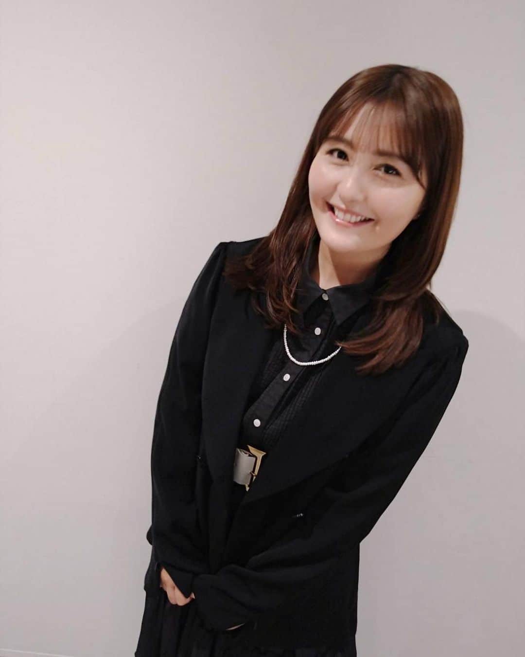 のインスタグラム：「少し前になりますが… U-NEXT【THE PLAYBACK×さよなら絶望先生】という番組に出演させていただいた時のものです。  糸色望役の神谷浩史さんと対談させていただきました☺️ 思い出話をたくさん。 同じ事務所の先輩なので、安心して臨めました。  作品に寄せて、真っ黒な衣装にしました🐈‍⬛❤︎  YouTubeで少しご覧になれますので、お時間ある時にぜひよろしくお願いいたします🙇‍♀️  #さよなら絶望先生  #unext  #sayonarazetsubousensei」