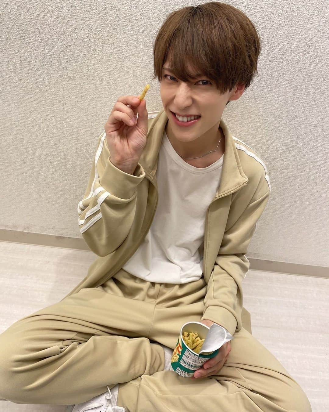 福田佑亮さんのインスタグラム写真 - (福田佑亮Instagram)「じゃがりこ刺してもいい？☺️」7月18日 11時34分 - kindan_skile_u