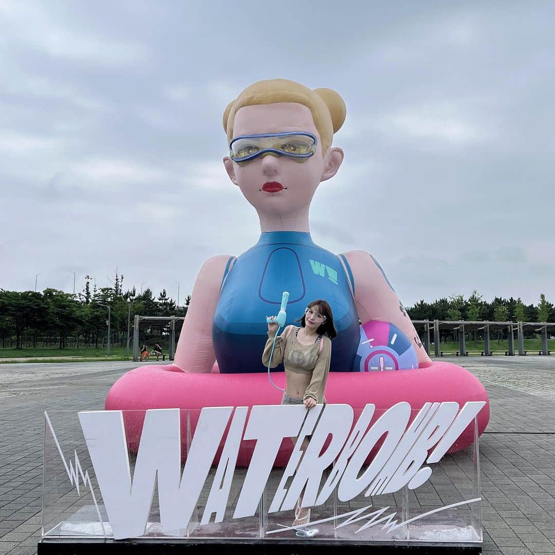 のインスタグラム：「. 날씨가 궂네요🥲 . . #waterbomb #inchon #korea」
