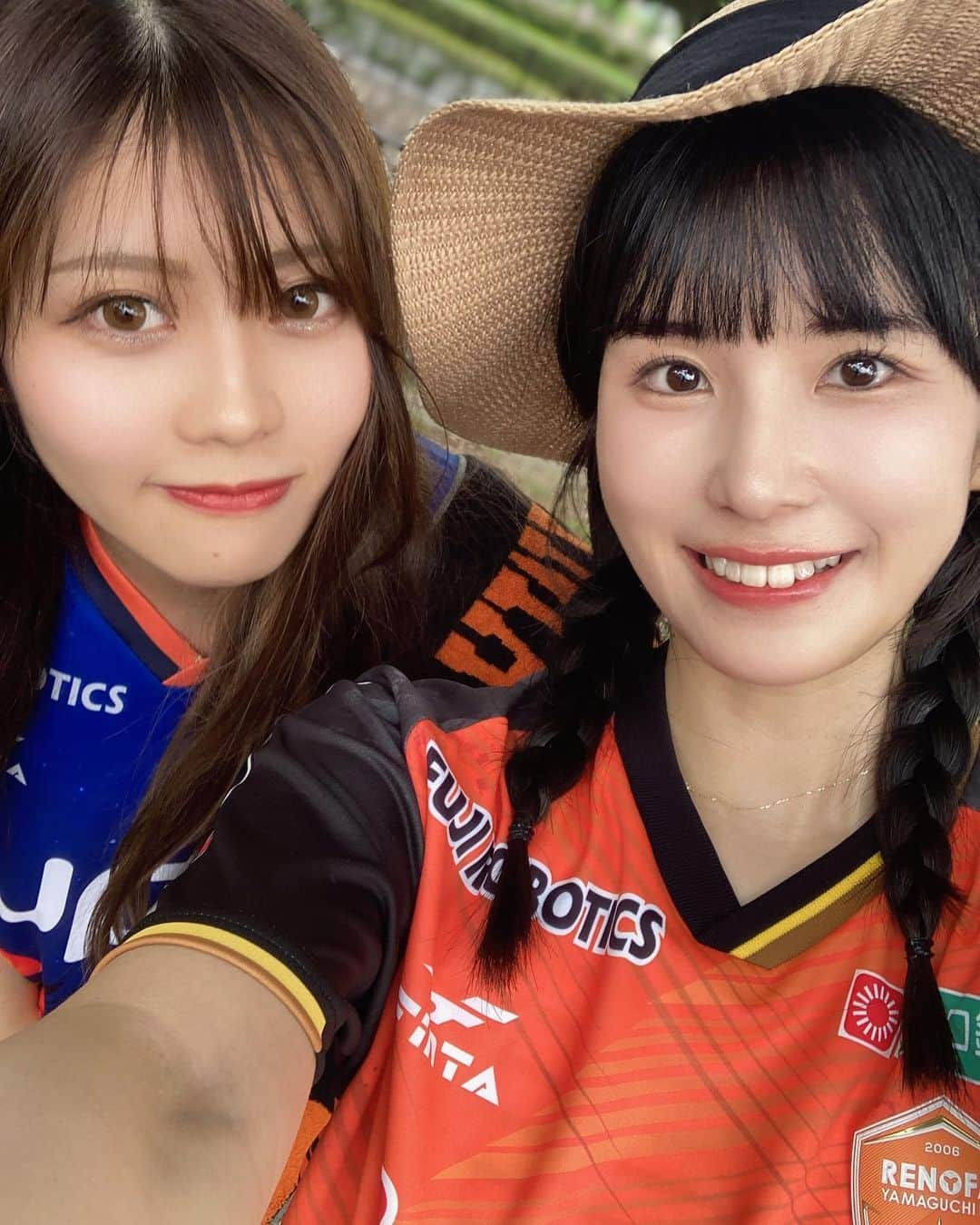 道重佐保さんのインスタグラム写真 - (道重佐保Instagram)「🧡⚽️✊🏻‪ ̖́-‬  日本一可愛い女子高生はるちさん、 そして山口美少女図鑑のモデルさんたちとの写真も載せちゃいます〜🫶 みゆちゃん、とあちゃん、ひかるちゃん、いとちゃん、りんりんちゃん、あんなちゃん、みさきちゃん、みゆあちゃん！  ☺️☺️🥰  キッズたちのステージもあったので小中学生のモデルさんもいらっしゃって、最年少の子は10歳！(写真も一緒に撮ってもらっちゃった☺️ふふふ) もちろんその年齢だけで私からすればとても可愛らしく感じるんやけど、この人前に立つお仕事をすることに何歳であるかは関係なくしっかりモデルさんで…！プロ根性を感じました😳 私もみんなのこと応援せんとやね📣✊🏻  #レノファ #レノファ山口 #renofa #みらスタ #サッカー観戦 #ユニフォーム女子 #美少女図鑑 #山口県 #山口市 #山口観光 #おいでませ山口 #portrait #japanesegirl #ig_japan #followｍe #彼女 #日本的 #道重佐保 #michishigesaho」7月18日 12時30分 - sahomichishige