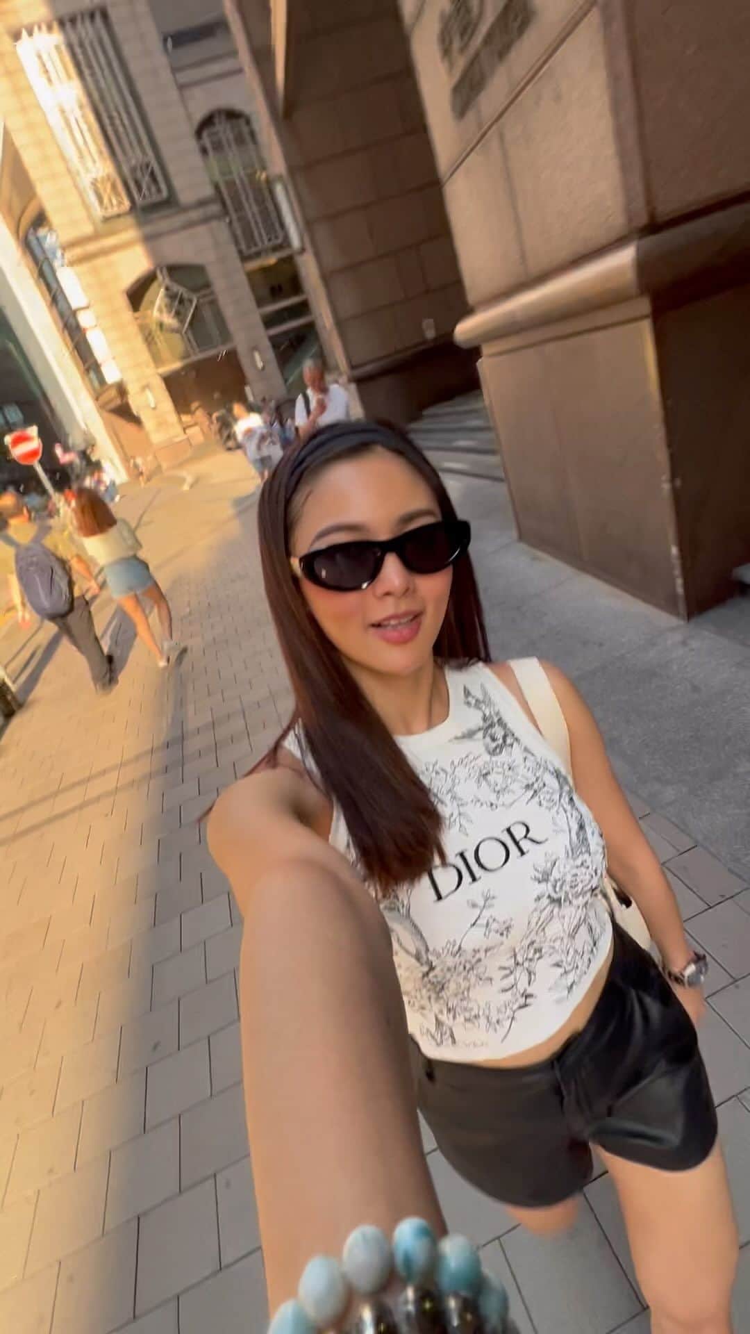 Kim Chiuのインスタグラム：「#FITCHECK 💯✅😎✨ Looking for a fashion series to binge watch? Stream Fit-check Confessions of an Ukay Queen now on #PrimeVideo 😉💙 streaming worldwide!😍 #ootdksyc #ootd  Bag from @houseoflittlebunny.ph new collection coming this July 20. 11am 🐰💕」