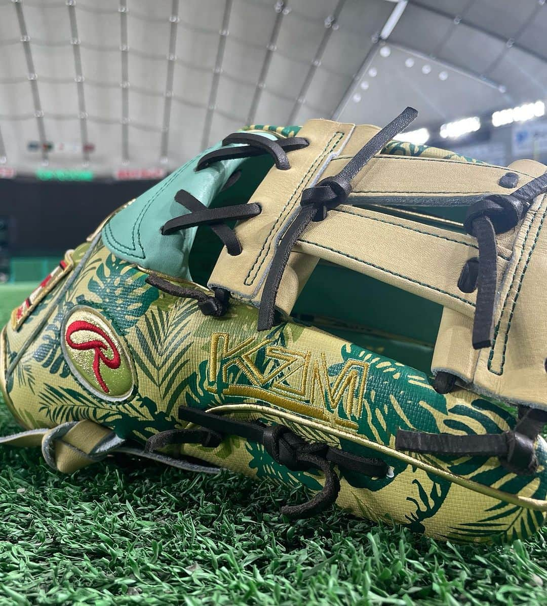 Rawlings Japanさんのインスタグラム写真 - (Rawlings JapanInstagram)「2023年オールスターゲーム。 いよいよ、明日！  岡本和真選手使用グラブ。  HOH®︎Graphicモデル  #ローリングス  #rawlings #グラブ #glove #goldglove #ゴールドグラブ #読売ジャイアンツ #岡本和真 #lovemyglove」7月18日 13時00分 - rawlings_japan_llc