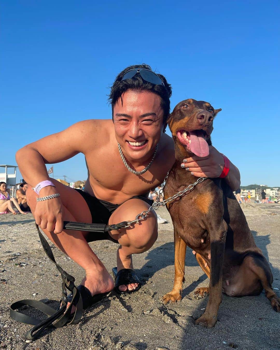 Yushi Sakuraのインスタグラム：「今年も海の日は海に行ってきました🏖️ 海の日の由比ヶ浜は雰囲気がいいし友達にたくさん会えるから楽しかったな✨  少し日焼けしてしまった☀️  #海の日#由比ヶ浜」