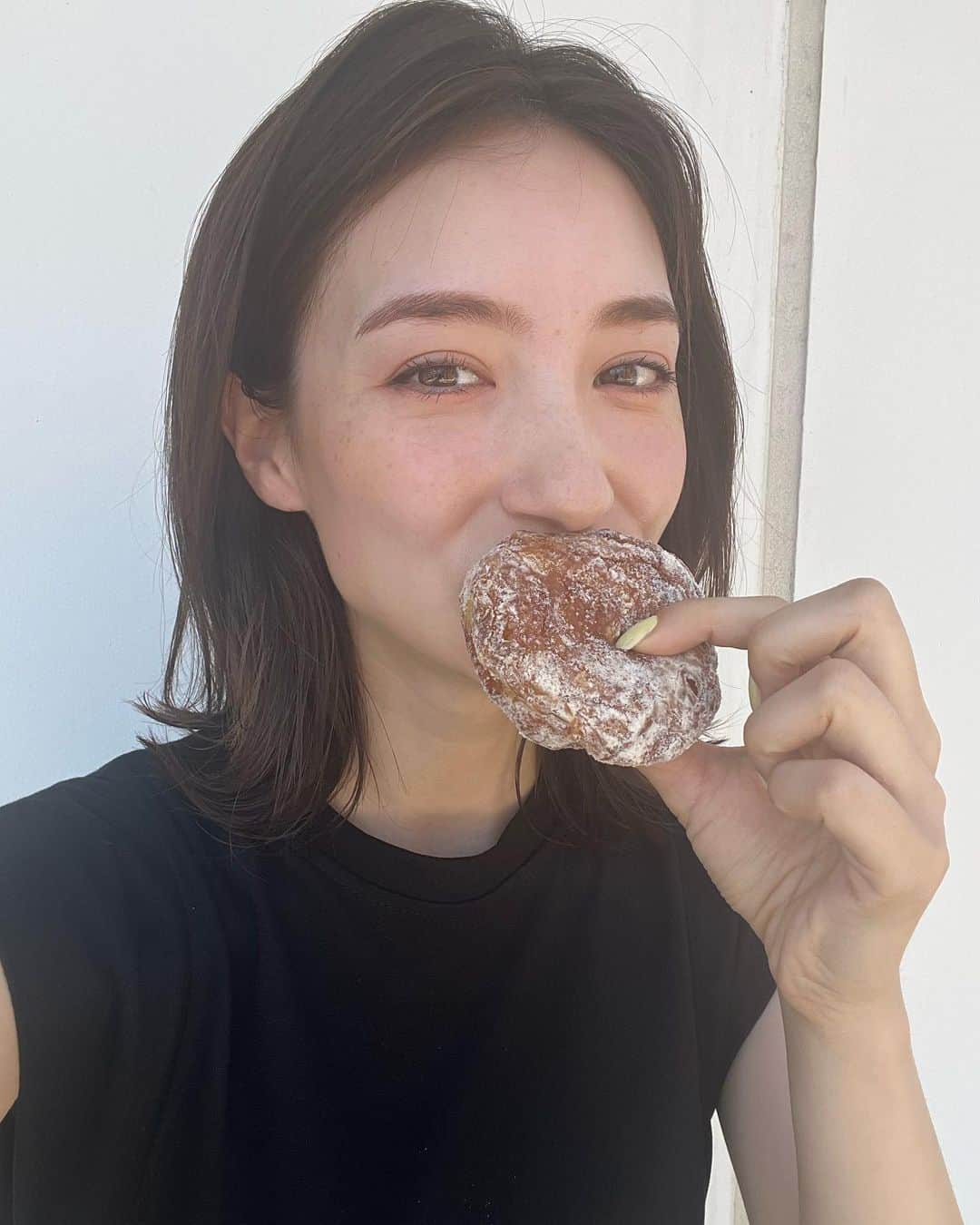 山神アリシアさんのインスタグラム写真 - (山神アリシアInstagram)「Donut forget to treat yourself 🍩 今度はクリーム入ったのも食べてみたいな♡  #donut #imdonut」7月18日 13時12分 - aliciayamagami