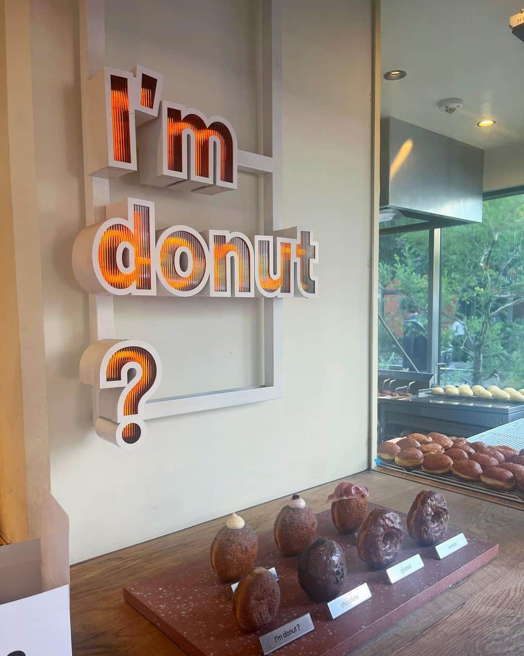 山神アリシアのインスタグラム：「Donut forget to treat yourself 🍩 今度はクリーム入ったのも食べてみたいな♡  #donut #imdonut」