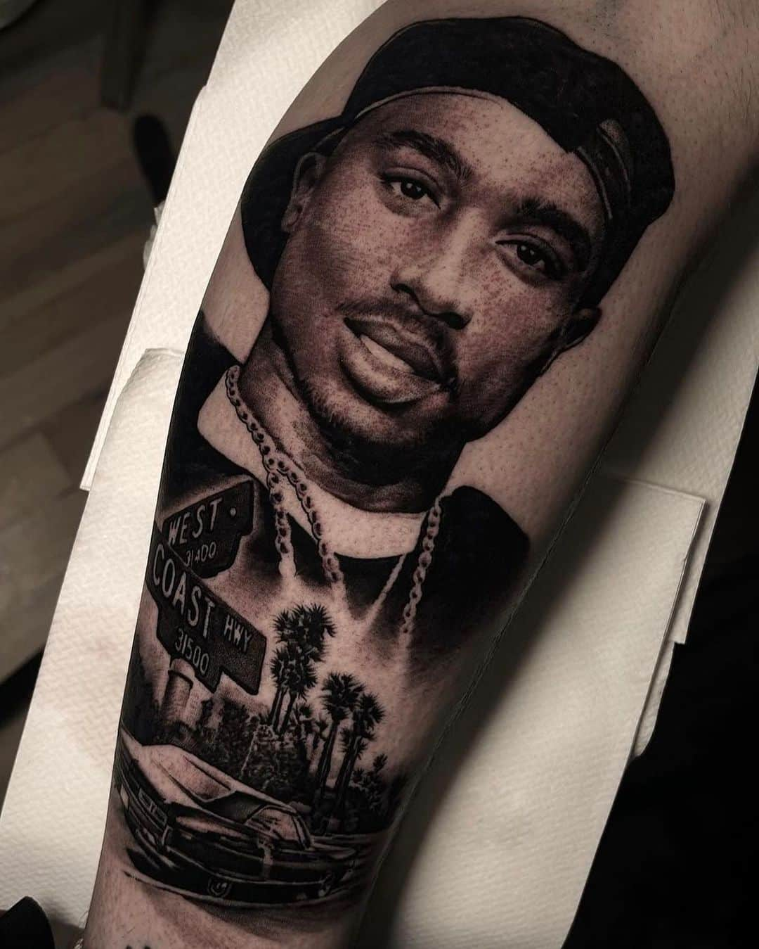 2Pacさんのインスタグラム写真 - (2PacInstagram)「1. @italoesquiveltattoo  2. @gopareinktattoo 3.@jacopo_tts, Italy 4.@tattoosbyshturm Riga Latvia 5. @eitanart, Israel」7月19日 0時13分 - 2pac