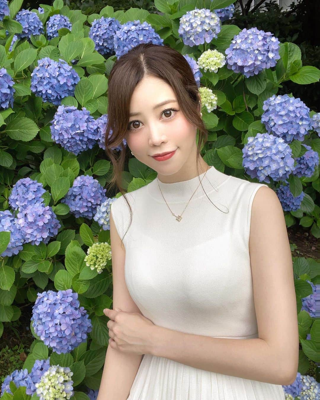 薄井美樹さんのインスタグラム写真 - (薄井美樹Instagram)「． 少し前に 紫陽花見に行ってきた💠💠  庭園をぶらり❤️」7月18日 23時10分 - mikiusui_211