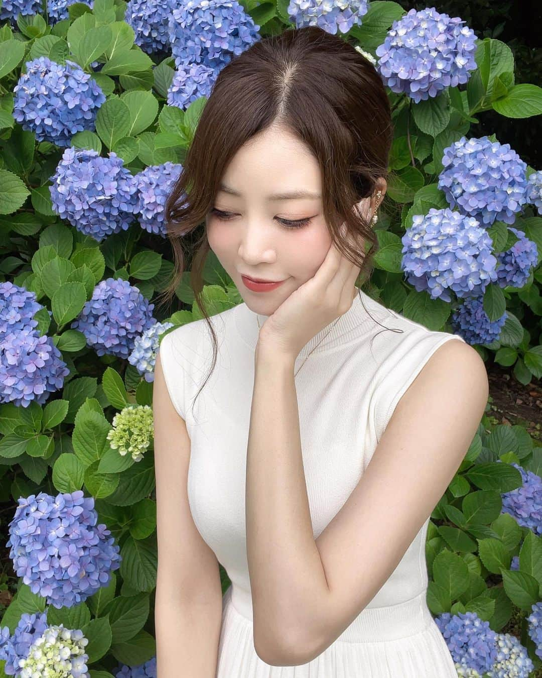 薄井美樹さんのインスタグラム写真 - (薄井美樹Instagram)「． 少し前に 紫陽花見に行ってきた💠💠  庭園をぶらり❤️」7月18日 23時10分 - mikiusui_211