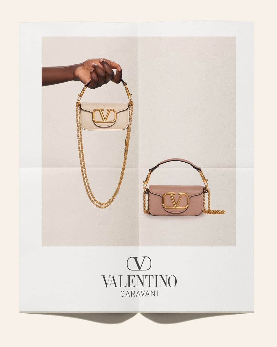 Valentinoさんのインスタグラム写真 - (ValentinoInstagram)「The #VALENTINOGARAVANI #LocòBag goes Micro.   This season, the signature silhouette is downsized for ultimate ease and wearability.   Discover the full selection now through the link in bio.」7月18日 23時15分 - maisonvalentino