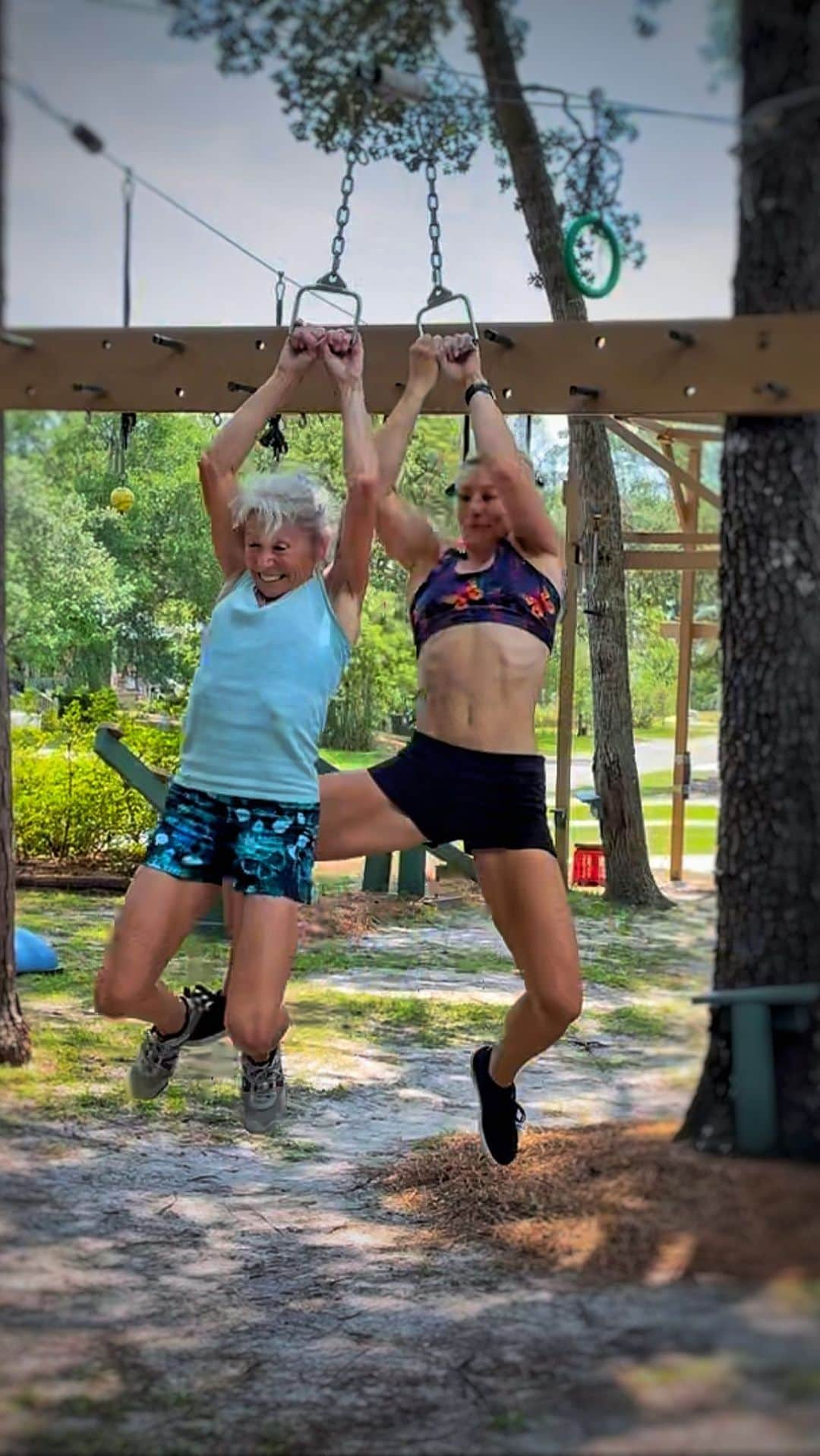 ジェシー・グラフのインスタグラム：「My mom has the most amazing workout group!  @charlesmammay (who built all these obstacles and can be seen filming in the background) is 80 years old and still doing obstacles!  Thank you @prettiest_star99 and @krystinehughes for filming this long shot while navigating between obstacles! #strengthisageless #ageisjustanumber #motherdaughter #ninjawarrior #ninjafam」