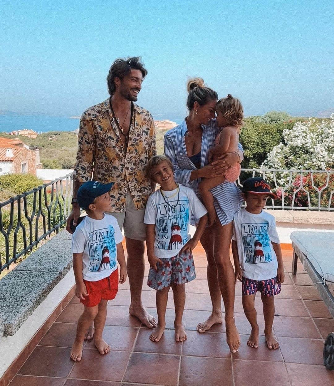 Mariano Di Vaioさんのインスタグラム写真 - (Mariano Di VaioInstagram)「Life is better in summer 🏝️♥️#mdvfamily #love」7月18日 23時38分 - marianodivaio