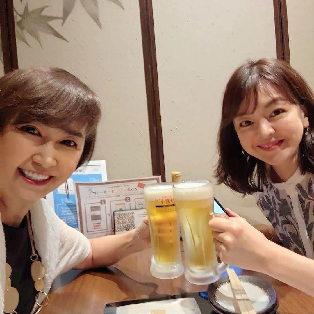 上田祥子さんのインスタグラム写真 - (上田祥子Instagram)「まさか二人で飲める日が来るなんて….. 憧れの方。幸せな夜でした✨QVC 以来ずっとお世話になってきましたが、今晩は特別に嬉しかった！ 新たな仕事についても、色々と相談にのって頂きました。心より感謝の想いです。 @sayuri.ishikawa0322  #石川小百合さん #ありがとうございます #これからも宜しくお願い致します」7月18日 23時39分 - uedasachikoinsta