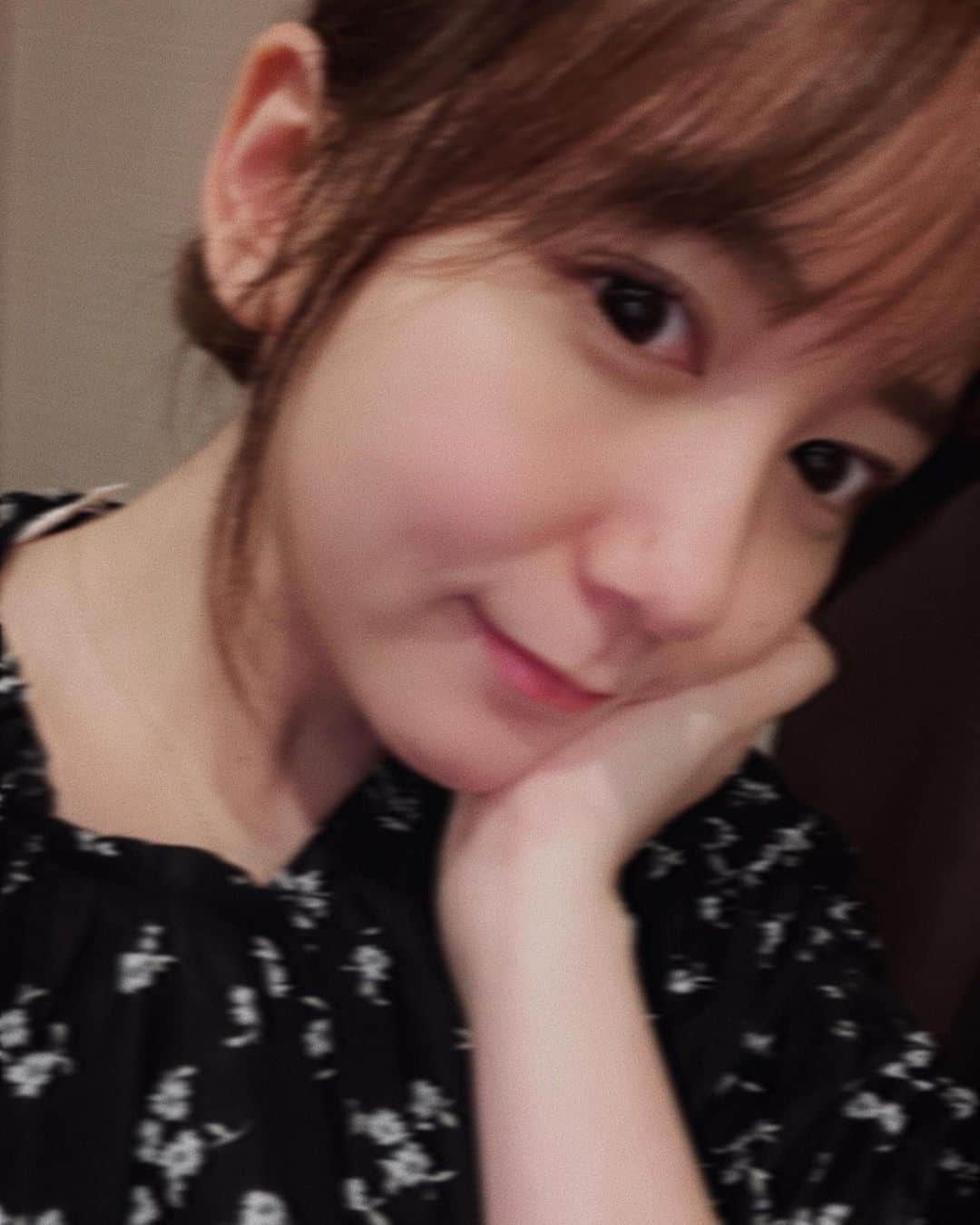 のインスタグラム：「🤹🏻 　 なんかもうあれですな、 外歩く方がキケンなくらい暑くなるなんて。 いつからこんなに暑くなったっけって感じ。」
