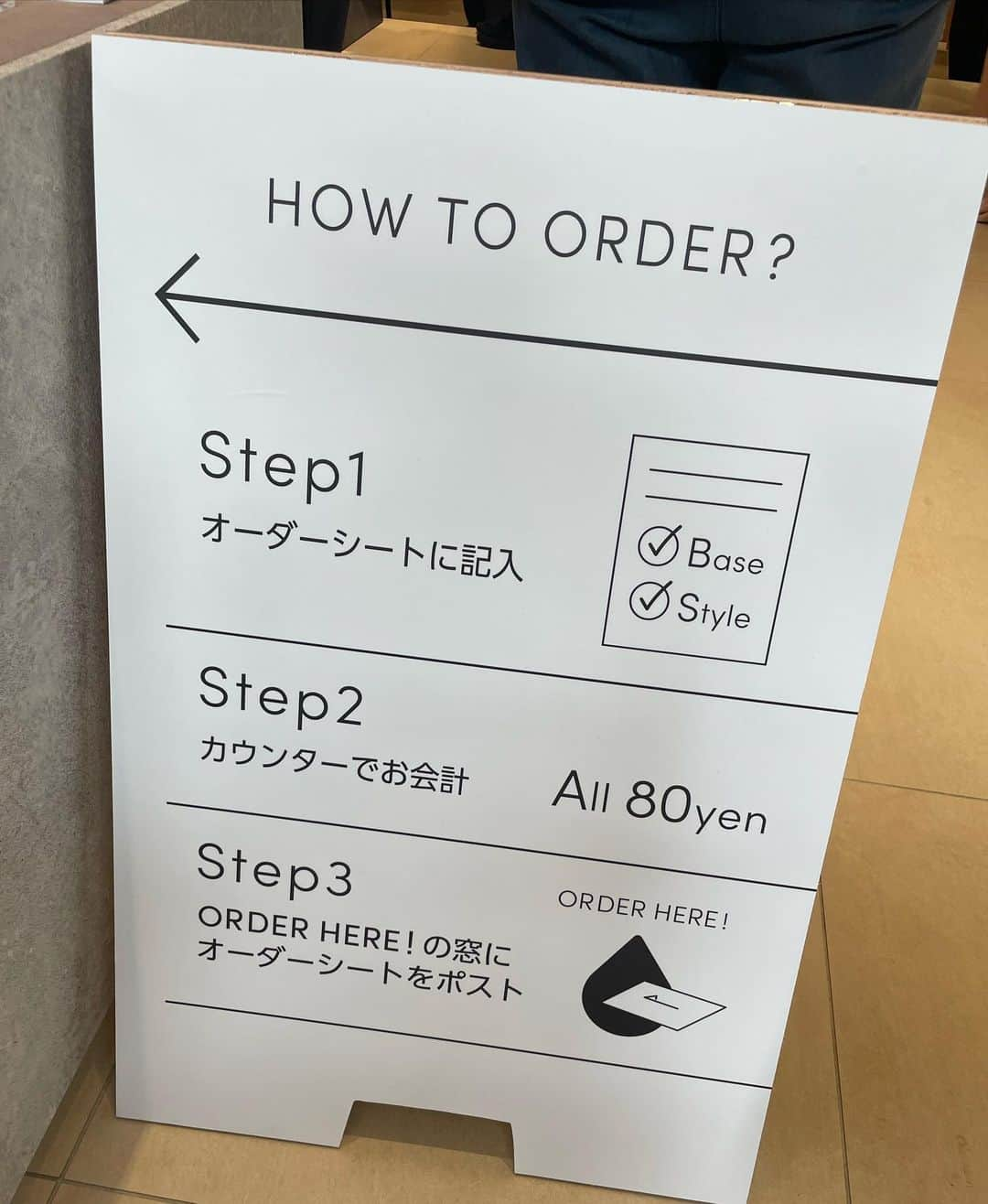 長谷川真美さんのインスタグラム写真 - (長谷川真美Instagram)「なんと1杯たった80円?！  UCCがやってる表参道の 本格アイスコーヒー専門店 @ucc_drippodが 本格的で美味しくて つい何杯も飲んでしまった…☺️💕  なんとね！！！ 56通りのカスタマイズができちゃうのの👀  気分やコーヒーの好みからも 選べちゃうのがすごいところ💡 この時の私の気分は「シャキッと」！ 10→アイスコーヒー専用ブレンドを 飲み方はSodaで頂きました💓  ソーダでコーヒーを割るのは 初めてだったんだけど すっごいスッキリしてて美味しい👀 めちゃくちゃ飲みやすい🫶✨  コーヒーの産地などで オススメのアレンジがそれぞれ違うんだって！ UCCの人がいっぱい検証して オススメアレンジを決めたらしい🤣 みんなだったら何を選ぶ？  そして！気になるのはこれよね💰 「なんで1杯80円で飲めちゃうの?」 の答えは….. UCCのカプセル式コーヒーマシン 「DRIP POD」で淹れているかららしい💓  お店の奥にはひみつのトビラがあるので ぜひ直接行ってみてねーーー💡  https://solofreshcoffee.com/himitsu/  @ucc_drippod #バリスタのいないアイスコーヒー専門店 #ひみつのドリップ #ドリップポッド #pr #インフルエンサーワークス」7月18日 15時58分 - maami.hase