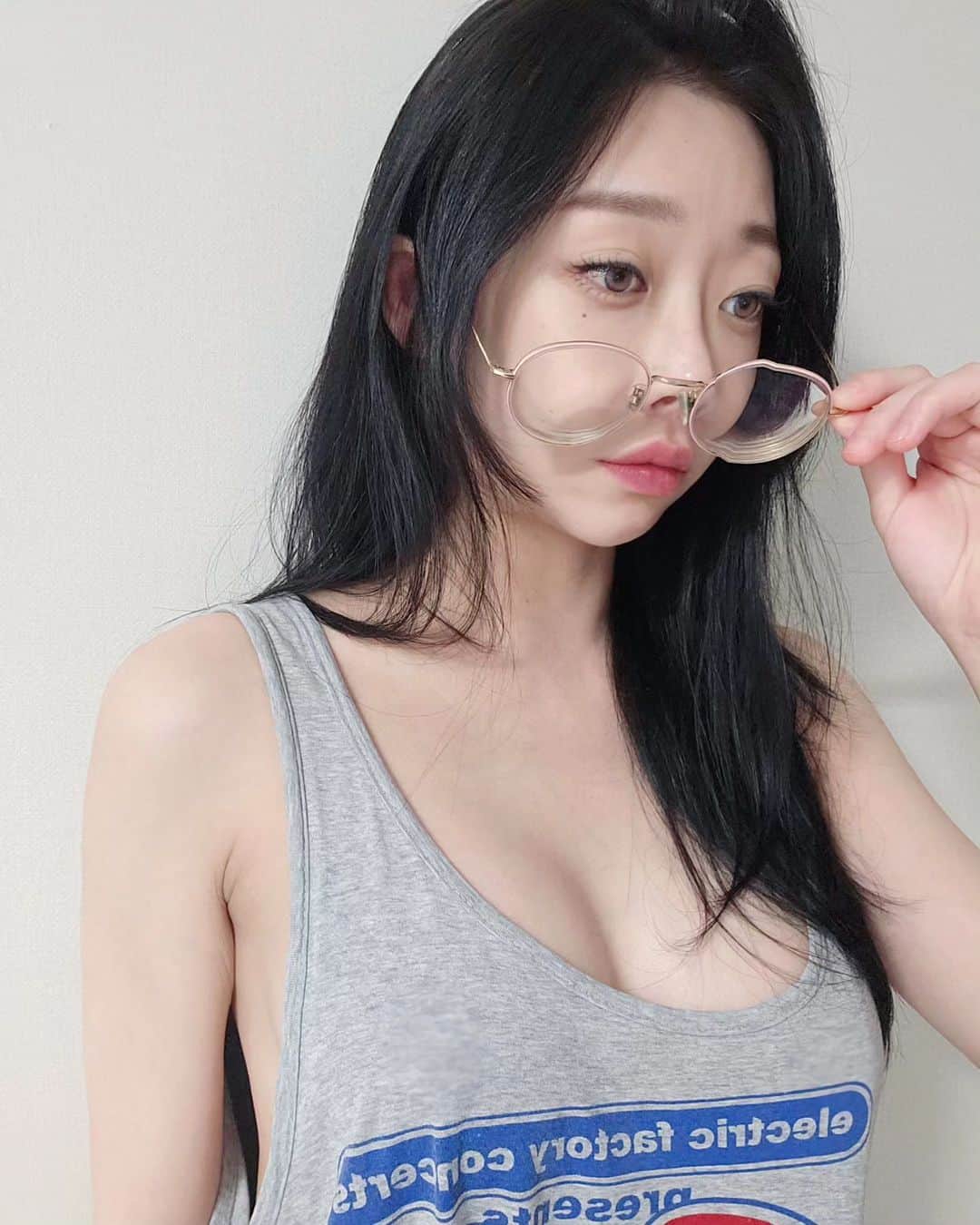 ダヒのインスタグラム：「멍....💭」