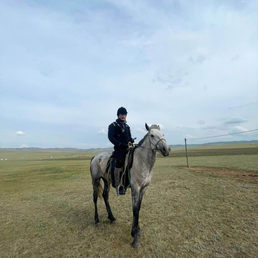 田中啓太のインスタグラム：「Memories of Mongolia 🇲🇳 🐎🎪 * * * #mongolia #horseriding #naturelovers」