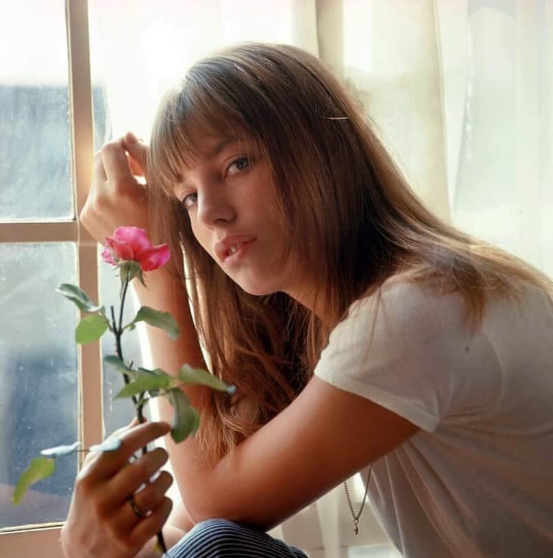 今村沙緒里さんのインスタグラム写真 - (今村沙緒里Instagram)「Jane Birkin  音楽やファッションはもちろん 生き方がかっこよくてチャーミングで 大好きでした。  はじめて自分で公演をしたとき オープニングとエンディングの音楽も ジェーン・バーキンの曲でした。  セルジュ・ゲンズブールとの関係も 正直で凛として生きる姿も  すべて 素敵だったな。憧れでした。  安らかに.. RIP Jane Birkin  #janebirkin  #ジェーンバーキン #無造作紳士 #ジュテームモアノンプリュ #yesterdayyesaday」7月18日 16時58分 - saorix13