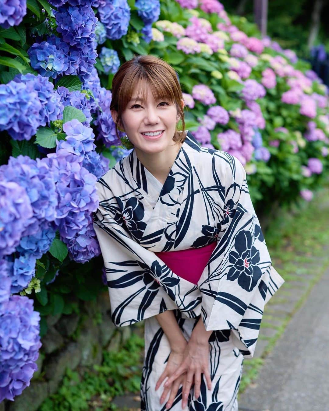 八反美咲さんのインスタグラム写真 - (八反美咲Instagram)「紫陽花の写真まだ載せてもいいよね！ 🎐🎐🎐💙  #紫陽花 #浴衣 #夏 #梅雨 #ポートレート #portrait」7月18日 17時01分 - misaki_hattan
