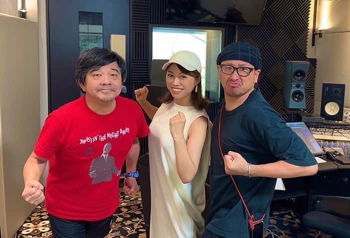 小林アナさんのインスタグラム写真 - (小林アナInstagram)「NACK5開局記念日10/31に 大宮ソニックシティで開催する「 NACK5 35th PARTY 〜大宮いんびてーしょん〜」  イベントの開催に伴って バカボン鬼塚さん制作した楽曲 「WE ARE THE NACK5」 レコーディングしてきました！  ハッピーだんばらさんもいたよ！  鬼ちゃんとは10年来の仲だけど 初めて褒められた🤣  仕上がりが楽しみー！！  #NACK5 #開局35周年に向けて」7月18日 17時10分 - genkobiribiri