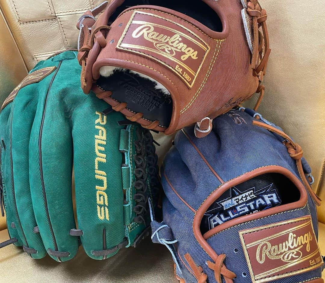 Rawlings Japanさんのインスタグラム写真 - (Rawlings JapanInstagram)「2023年オールスターゲーム。 いよいよ、明日！  投手使用グラブ。 何人の投手がいるか、ご注目ください！  デニム素材モデル  #ローリングス  #rawlings #グラブ #glove #オールスター #投手 #lovemyglove」7月18日 17時09分 - rawlings_japan_llc