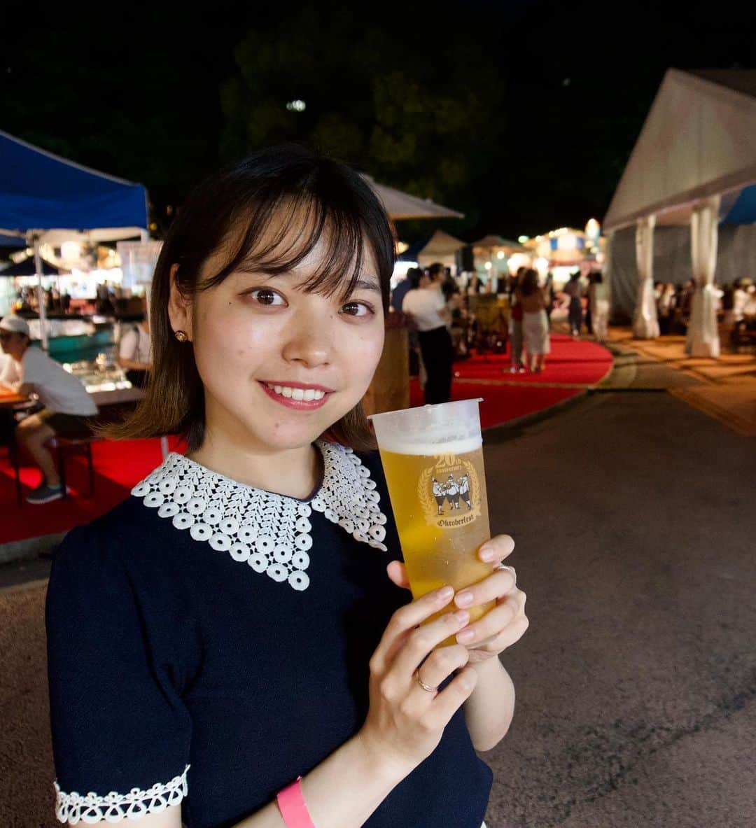 横山キラさんのインスタグラム写真 - (横山キラInstagram)「先日、オクトーバーフェストに行ってきました！🍻  マンゴーが入った500mlのビールを飲んでみました✨️ マンゴーが入ったビール珍しいですが、意外と相性もよく、たまにはフルーツ入りもありだと思いました！  他にも、5種類のドイツビールの飲み比べをしました。ピルスナーがお気に入りです🍺🤗  美味しいドイツ料理も堪能し、最高の気分でした🇩🇪♡  次は芝公園で9月に開催されるそうです！  1,2枚目 photo by:  @camba_erina さん たまたまその場で声をかけて頂き、素敵なお写真を撮って頂きました！ありがとうございます😊  3,4枚目 photo by: 会社の同期ちゃん🫶   #オクトーバーフェスト  #オクトーバーフェスト日比谷  #オクトーバーフェスト2023  #オクフェス20周年  #ビール女子  #ビール🍻  #ドイツビール  #日比谷公園  #日比谷グルメ  #ビールフェス  #ビール飲み比べ #pr」7月18日 17時22分 - kira_yokoyama_