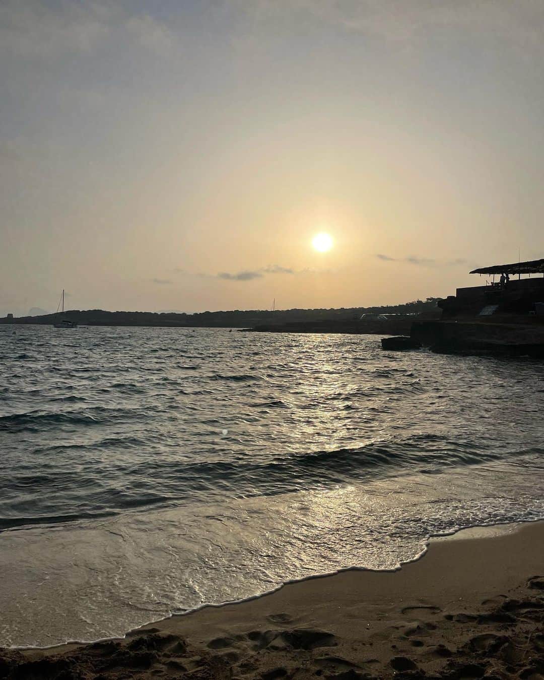 フェデリカ・ペレグリニさんのインスタグラム写真 - (フェデリカ・ペレグリニInstagram)「I saw the sun rise in Ibiza 🌅」7月18日 17時37分 - kikkafede88
