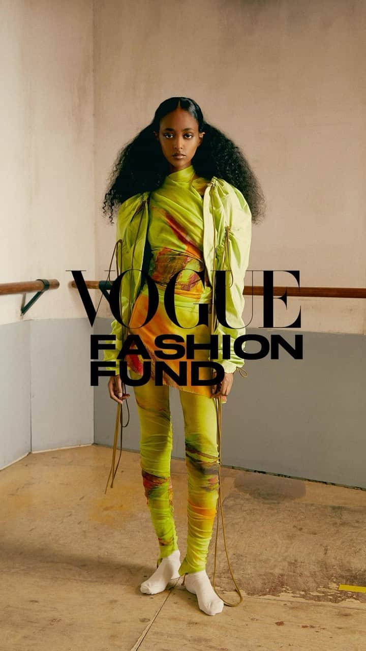 Vogue Españaのインスタグラム：「¿Quieres ser el diseñador del año? Continúa abierta la convocatoria de Vogue Fashion Fund 2023: la XII edición del mayor premio de moda en España, en colaboración con Inditex. Puedes apuntarte hasta el 4 de septiembre a #VFF {Tienes toda la info para participar en el link de la bio}」