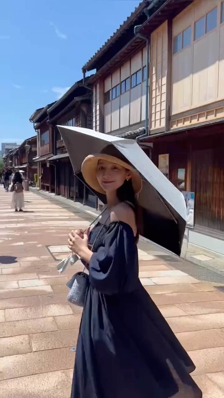 大西百合子のインスタグラム：「最近もうね、もうね、、、  暑くて溶けそうダァ〜🫠🫠 こまめな日焼け止めと日傘は必須。☀️ そして、 たまにお帽子。🧴👒  #onishiyuriko #日焼け対策」