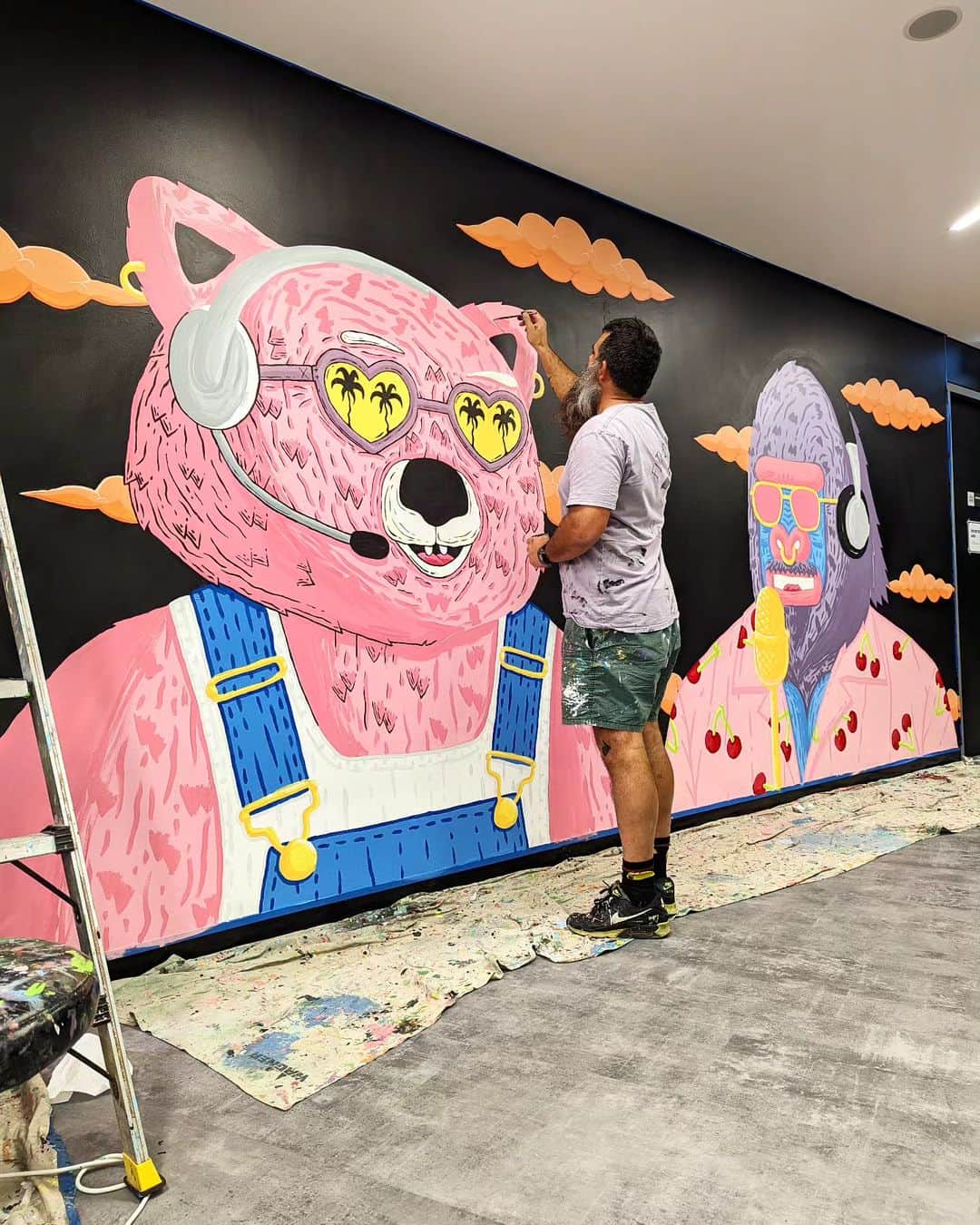 MULGAのインスタグラム：「Painting a mural in TikTok's Sydney office last week 🩷  #mulgatheartist #mulgakongz #mural #muralist #muralart #australianart #australianartist」