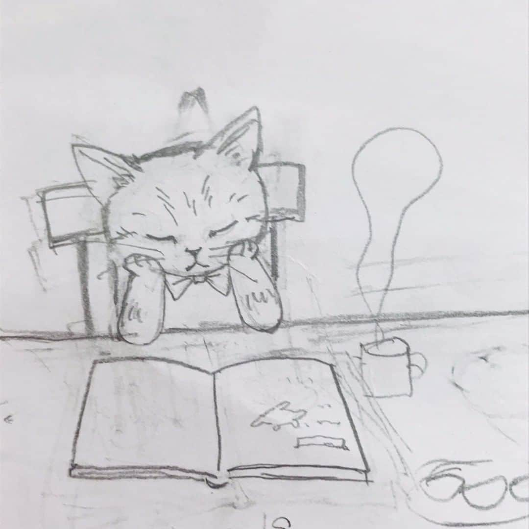 いのうえむつみのインスタグラム：「次回絵本の下絵の一部です。 本を読むタレちゃん。 え？！ってことを知って、「あたしもやってみよう！」と、あること思いつくシーン。 お楽しみに～😊  あ、今更ですが、私の絵本は大人向けです。 もちろん年齢に関係なく、気に入って読んでもらえたら嬉しいです。 子供と大人って、同じもの見ても視点が違うから、それぞれの年代で楽しみ方って変わりますよね。  ちなみに私は小学校に入る前に「ベルばら」を読んでいて（文字を読むのが得意じゃなかったので、眺めていたというのが正しい）、女性で軍を率いるオスカルがかっこいいーー！と、それだけ楽しんでました。 あと馬に乗ってるシーンが好きで、よく真似て馬の絵を描いてました。  大人になって読むと…こんな話だったのか！とビックリ。 （男として育てられた女性としての葛藤なんて…５，６歳のころはまったく入ってこなかった😂）  #絵本  ーーーーーーーー  【😽猫さんアート・オーダー受付中⭐️】 オーダーは、プロフィール欄のリンクツリー、「アートショップ」よりお申し込みくださいませ。  (猫さん以外をご希望の方はDMからご相談下さいませ😃)  現在３サイズ扱っています。 それぞれ内容も異なりますので、詳しくはアートショップでご確認下さい。 「お気に入りのオモチャなど一緒に描いて欲しい」等、ご希望ある方はDMからお問い合わせお願いいたします。(追加料金となる場合があります)  お誕生日、うちの子記念日など、「この日に間に合うように」と言うご希望がある場合は、お早めにご依頼くださいませ💕 ２ヶ月くらい余裕を持ってオーダーいただけると嬉しいです😃  #watercolourpainting #色鉛筆 #猫 #ねこ #ネコ #cat #catart #art 水彩 #にゃんすたぐらむ　#にゃんこ #ねこすたぐらむ #保護猫　#ねこのいる生活 #ねこ部 #catstagram #instacat #meow #猫グッズ #いのうえむつみ #mutsumiinoue #illustration #猫イラスト #シオちん #シャムミックス #タレちゃん #キジトラ」